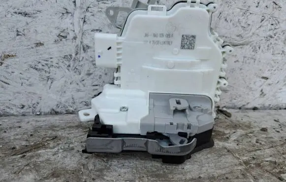 Audi Q5 SQ5 Rear door lock 8K0839015F