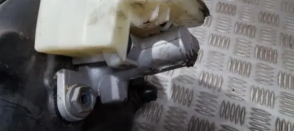 Audi A8 S8 D3 4E Master brake cylinder 4e0611301