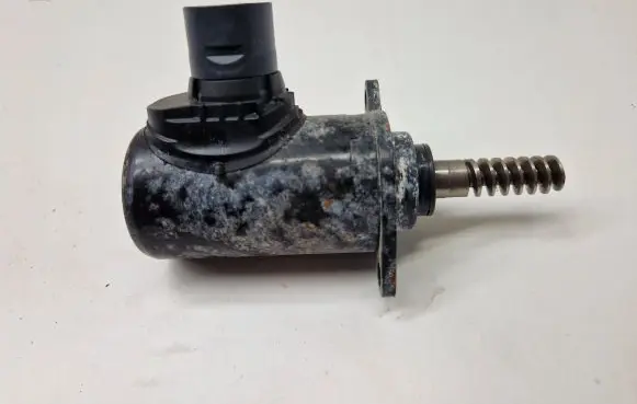 BMW X3 G01 Valve oil control 8652738
