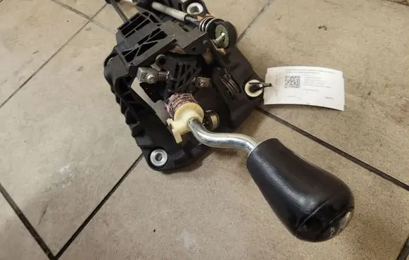 Ford C-MAX I Gear shifter/selector