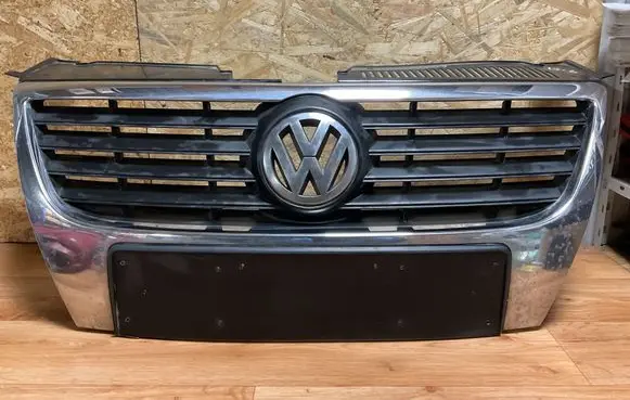 Volkswagen PASSAT B6 Front bumper upper radiator grill 3C0853651B 3C08672265