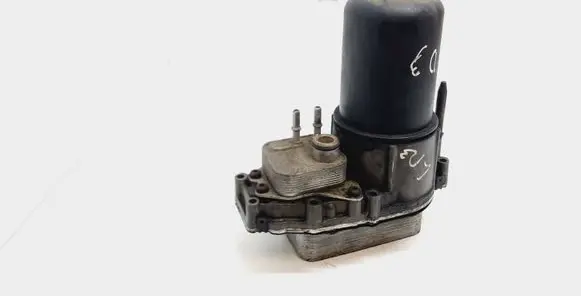 Land Rover Discovery 3 - LR3 Oil filter mounting bracket
