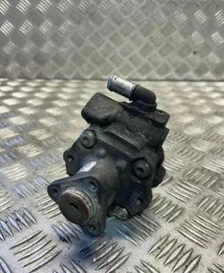 Audi Q5 SQ5 8R Power steering pump 8R0145155L