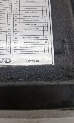 Volvo V70 Trunk/boot side trim panel 31252218