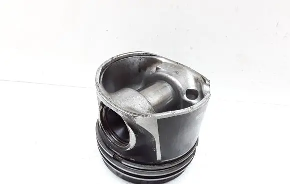 Volvo V50 Piston 