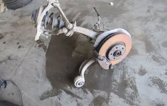 Audi Q5 SQ5 Front wheel hub spindle knuckle