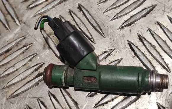 Volvo S60 Fuel injector 9470229