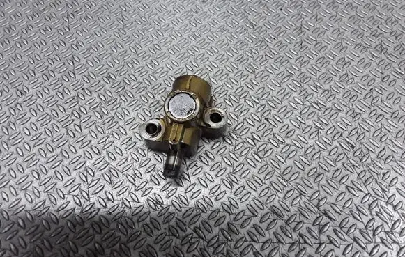 Saab 9-3 Ver2 Timing belt/chain tensioner 90537300