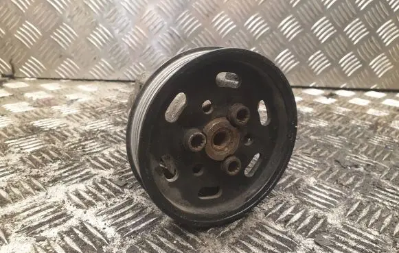 Volkswagen Caddy Power steering pump 038145255B