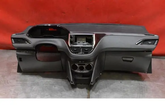 Peugeot 208 I Dashboard 