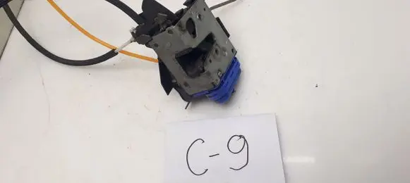 Audi A3 S3 8L Rear door lock 8D0839015A