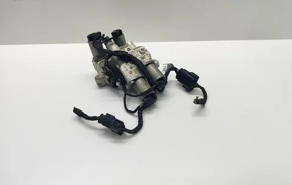 BMW 5 F10 F11 Active stabilizer control/valve assembly 6775258 9178791