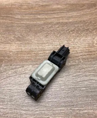 Audi A3 S3 8P Airbag deployment crash/impact sensor 4B0959643D 020486