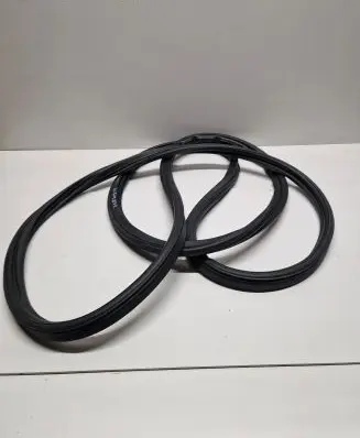 BMW X6 F16 Seal rubber (tailgate) 7454915