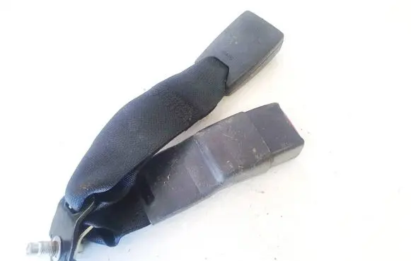 Mazda CX-7 Middle seatbelt buckle (rear) m4231