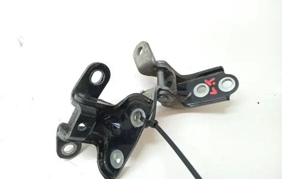 Hyundai i30 Rear door upper hinge