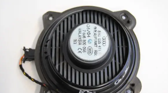 Audi A3 S3 8P Rear door speaker 