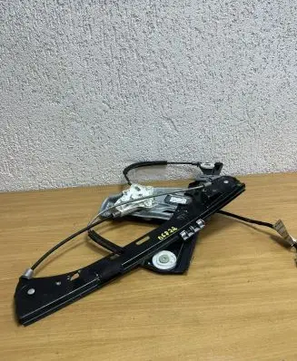 Mercedes-Benz C W203 Rear door window regulator with motor A2037202346 D6822