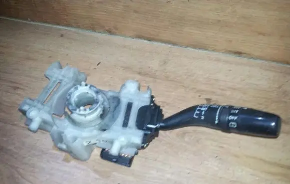 Mazda 626 Wiper control stalk ge6v17b122