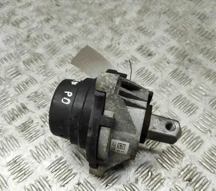 BMW 3 GT F34 Engine mount bracket 6799104