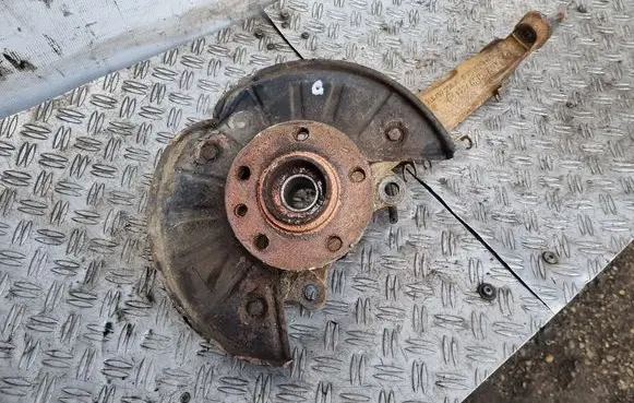 Volkswagen Touareg I Front wheel hub 7L6407258A