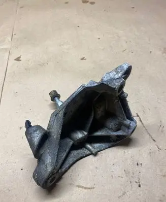 Dacia Duster II Gearbox mounting bracket 8200277203