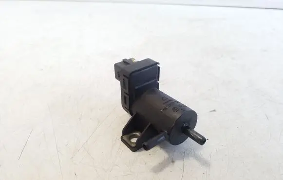 Nissan Navara D23 Vacuum valve 8200762162