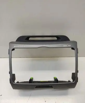 KIA Sportage Radio/GPS head unit trim 847403U055