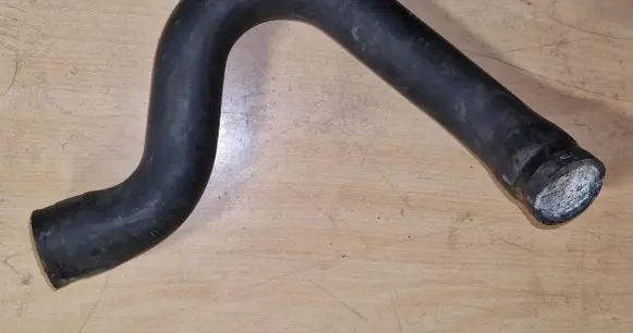Volvo V70 Engine coolant pipe/hose 08671393