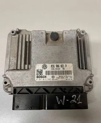 Volkswagen Touran I Engine control unit/module 03G906021P 1039S15600 0281013266