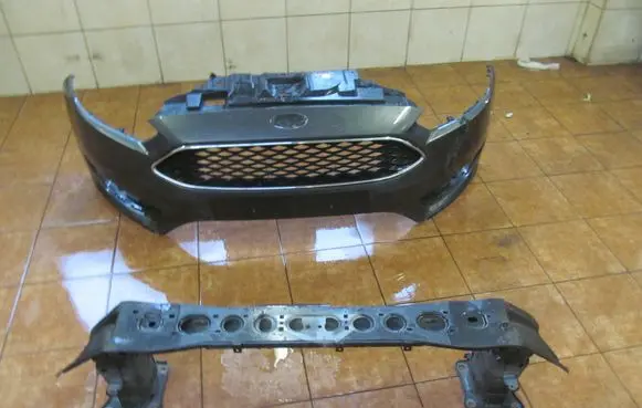 Ford Focus Front bumper F1EB17757AJ
