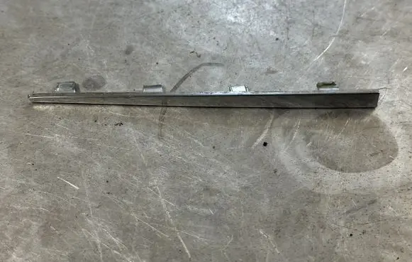 Volvo XC70 Front bumper upper radiator grill 31353645