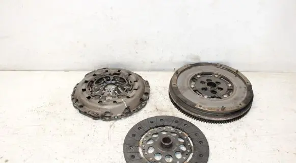 Audi A6 S6 C6 4F Clutch set kit 06D105266A 06D141031