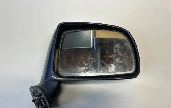 Hyundai Trajet Front door electric wing mirror
