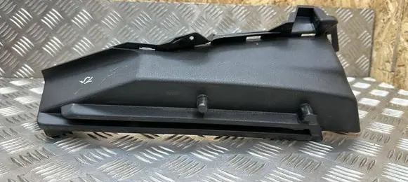 Skoda Octavia Mk3 (5E) Parcel shelf load cover mount bracket 5E5867761