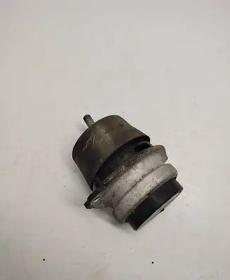 Audi Q7 4L Engine mount bracket 7L0199131A 12072008