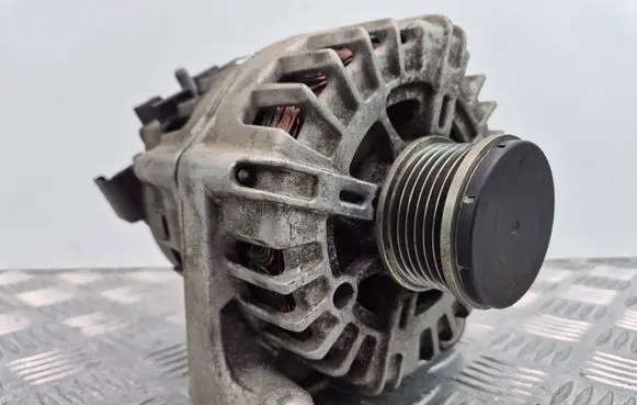 BMW 3 F30 F35 F31 Generator/alternator 8519890 2617511A
