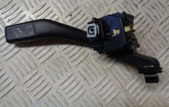 Volkswagen Caddy Indicator stalk 1K0953513E