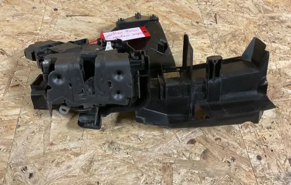 Ford Focus Front door lock 