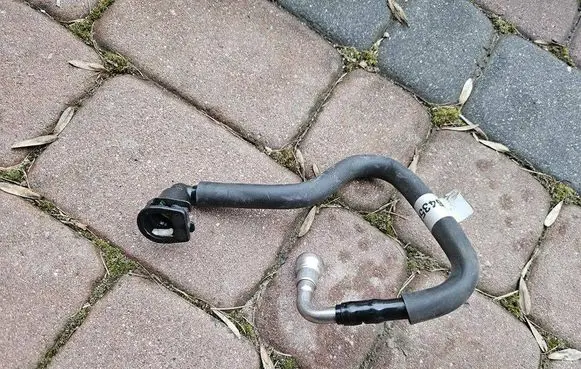 Opel Zafira C Fuel return line/hose 6435U