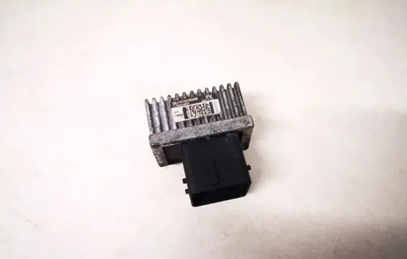 Nissan Qashqai Glow plug pre-heat relay 9640569680