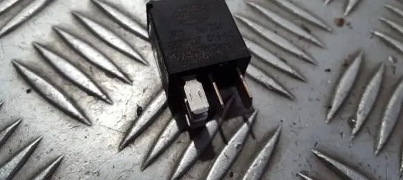 Volvo V70 Other relay 9441161 4RD007814-00