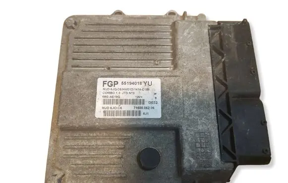 Opel Combo C Engine control unit/module ECU 55194018 MJD6J0C6 HW01D