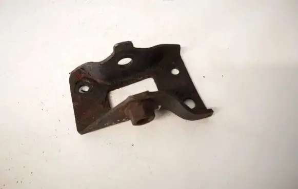 Toyota Yaris Engine mounting bracket
