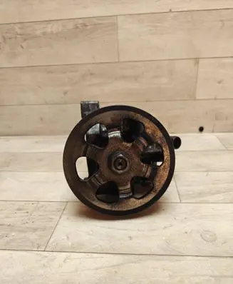 Honda FR-V Power steering pump RJL001023F