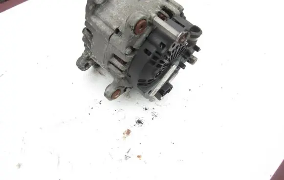 Volkswagen Caddy Generator/alternator 03L903023L 216140735 2612004E