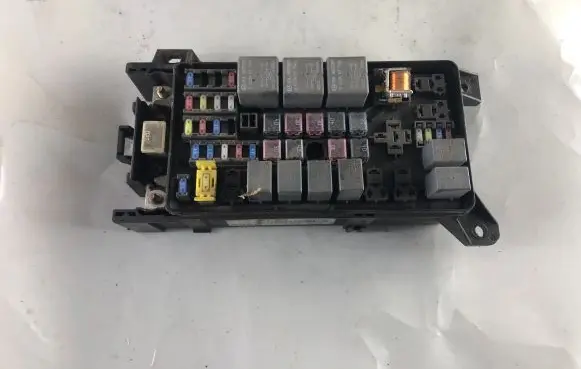 KIA Sorento Fuse module 911603E070 10050601033 BE0700506030701