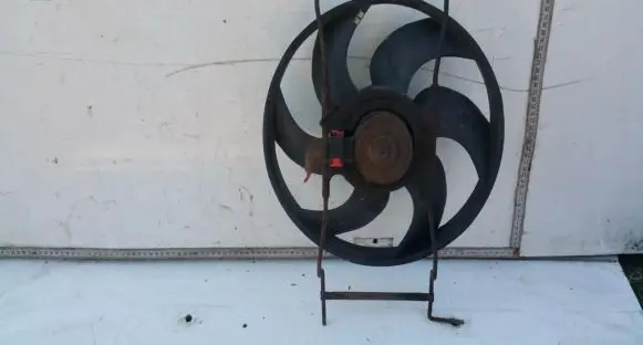 Citroen Xsara Radiator cooling fan shroud