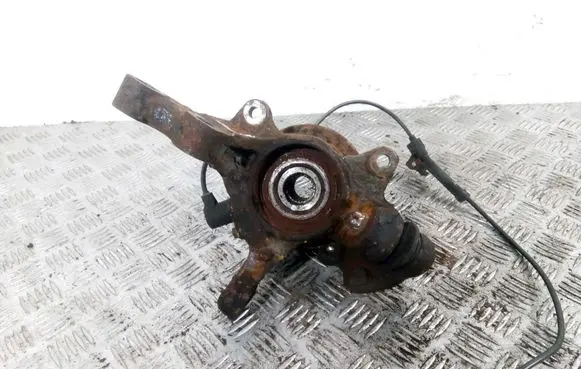 Toyota Corolla Verso AR10 Front wheel hub 432120F010 435020F010
