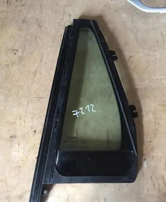 Volvo XC90 Rear door window glass 31352992